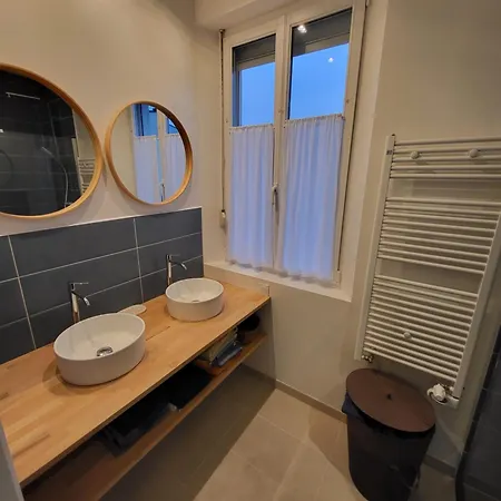 Maison Proche Et Gr 34 Avec Jardin 度假居 *